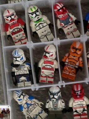 HUGE LOT LEGO Minifigure- 200+